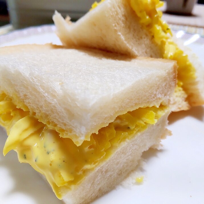 5分で! たくあんがパンにあう サラダパン風